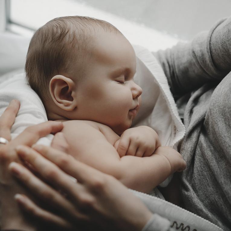 3 reasons why a mum may need to bottle feed: mum's experience
