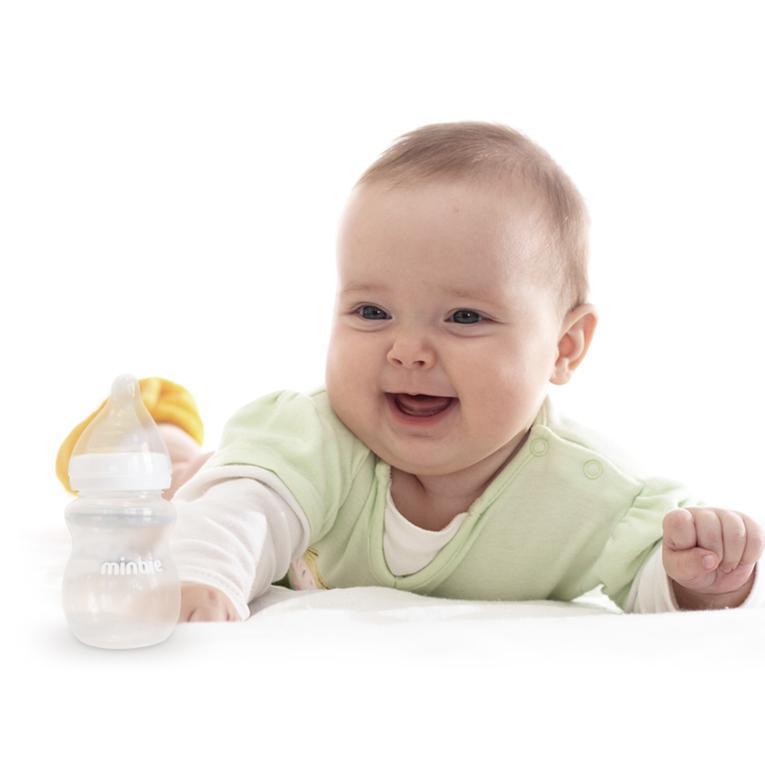Tips for transitioning bub from breast to bottle feeding