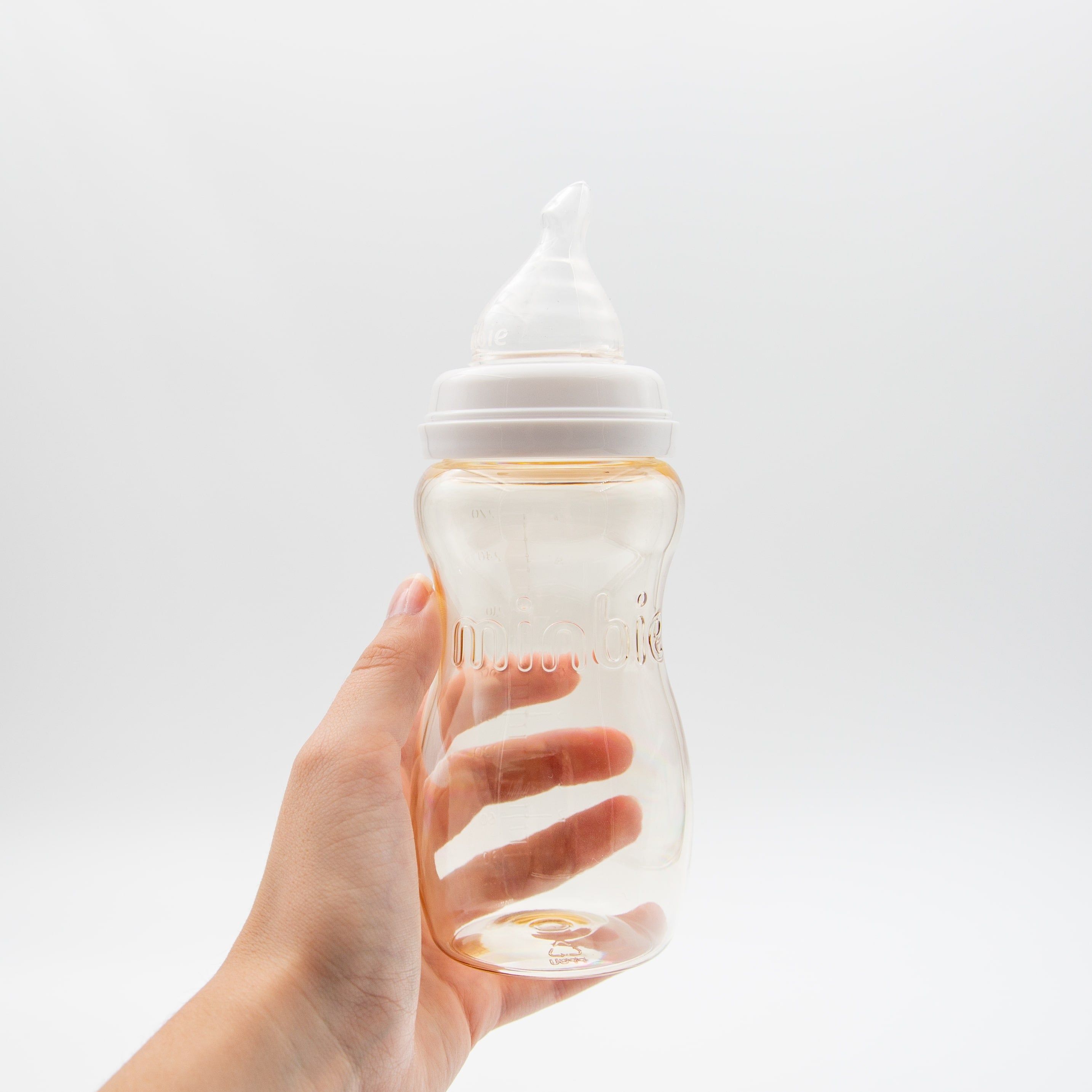 MINBIE-BOTTLE-210-270-HANDHELD-16-min.jpg