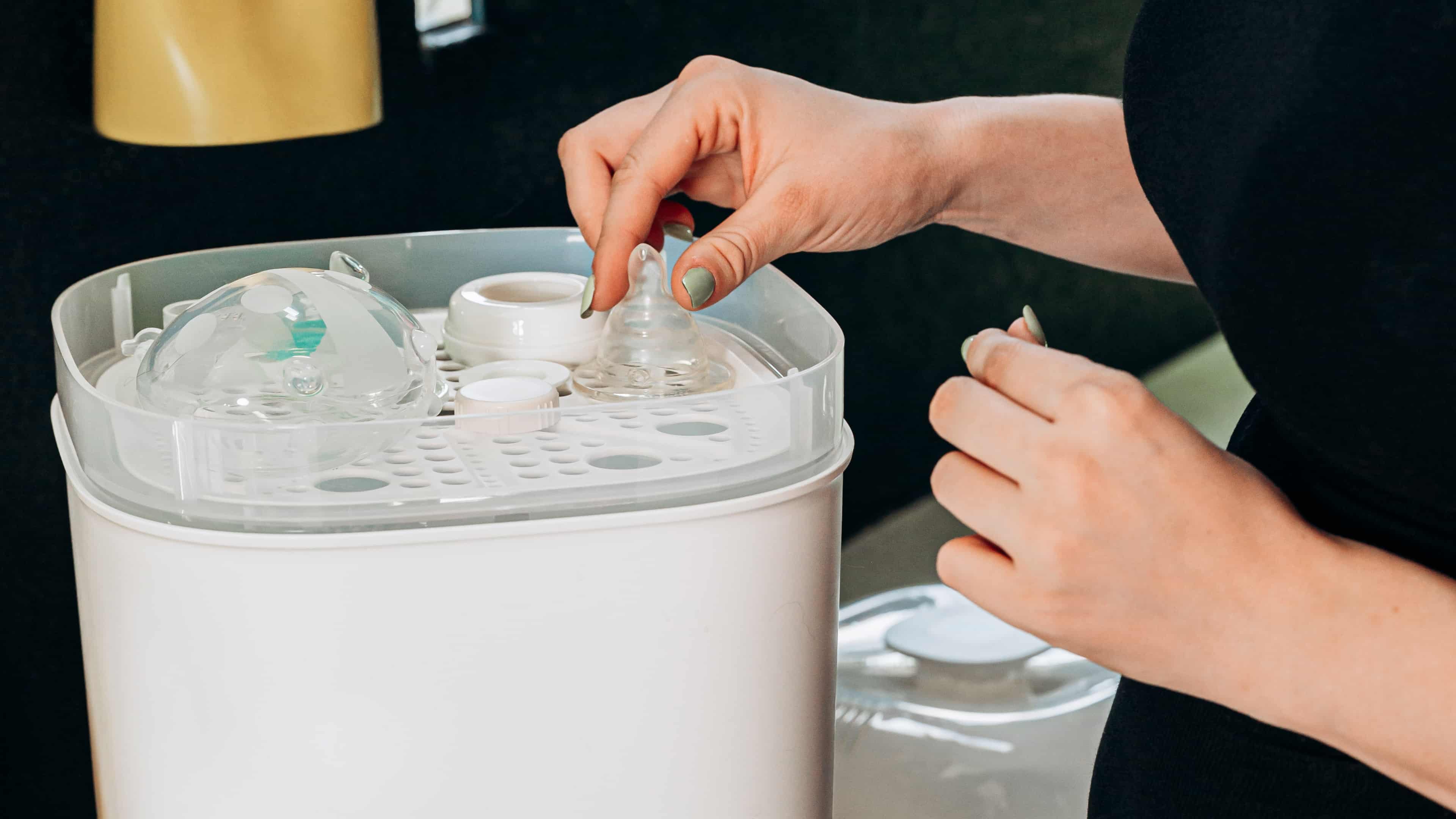 cropped_upper_tray_steam_steriliser_040A9326_Cropped_1.jpg